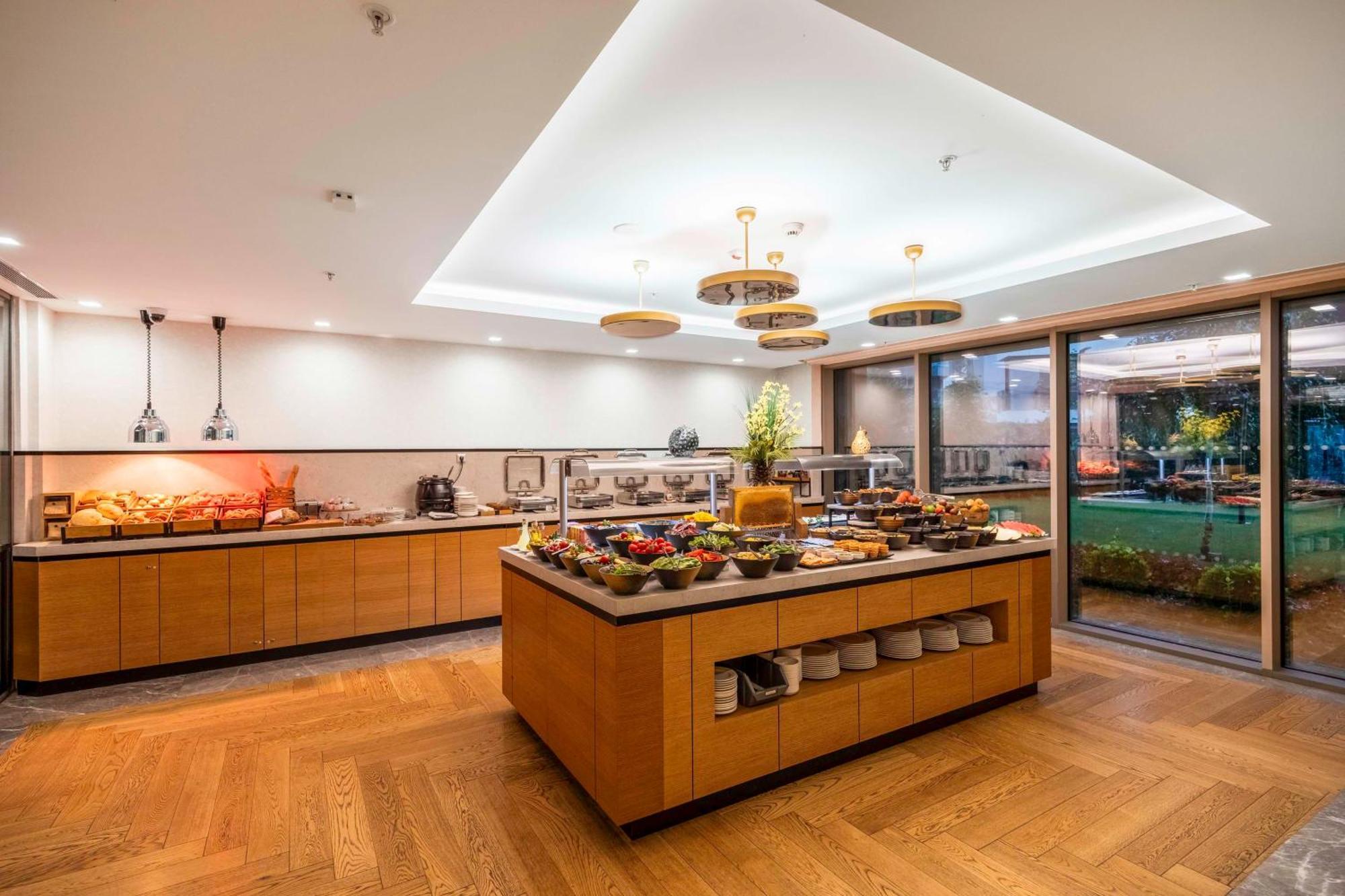 Radisson Residences Vadistanbul Bagian luar foto