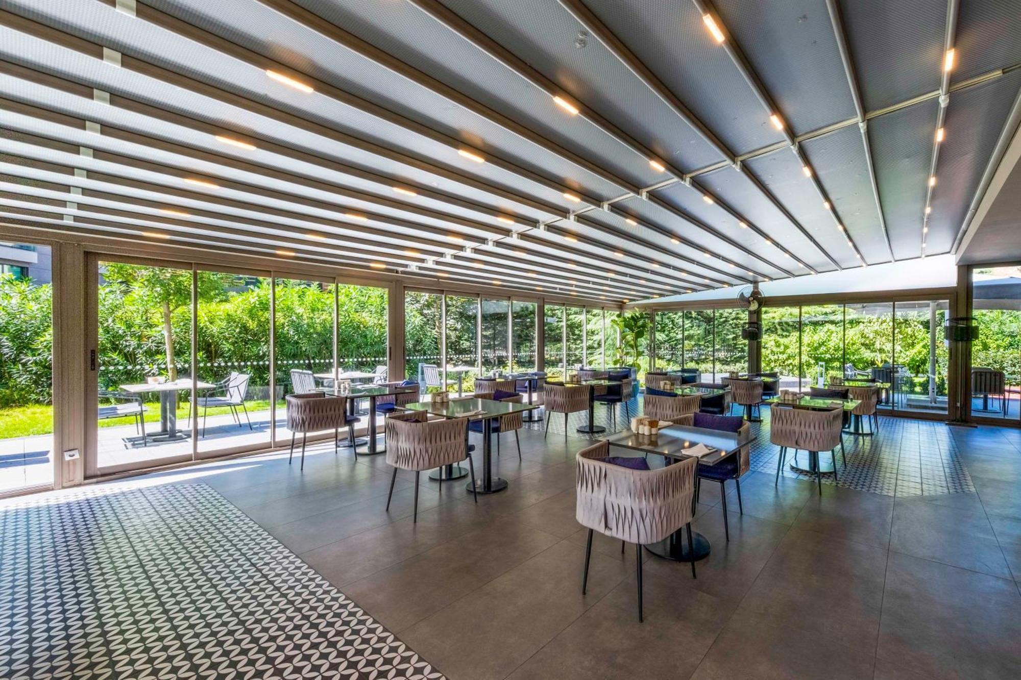 Radisson Residences Vadistanbul Bagian luar foto