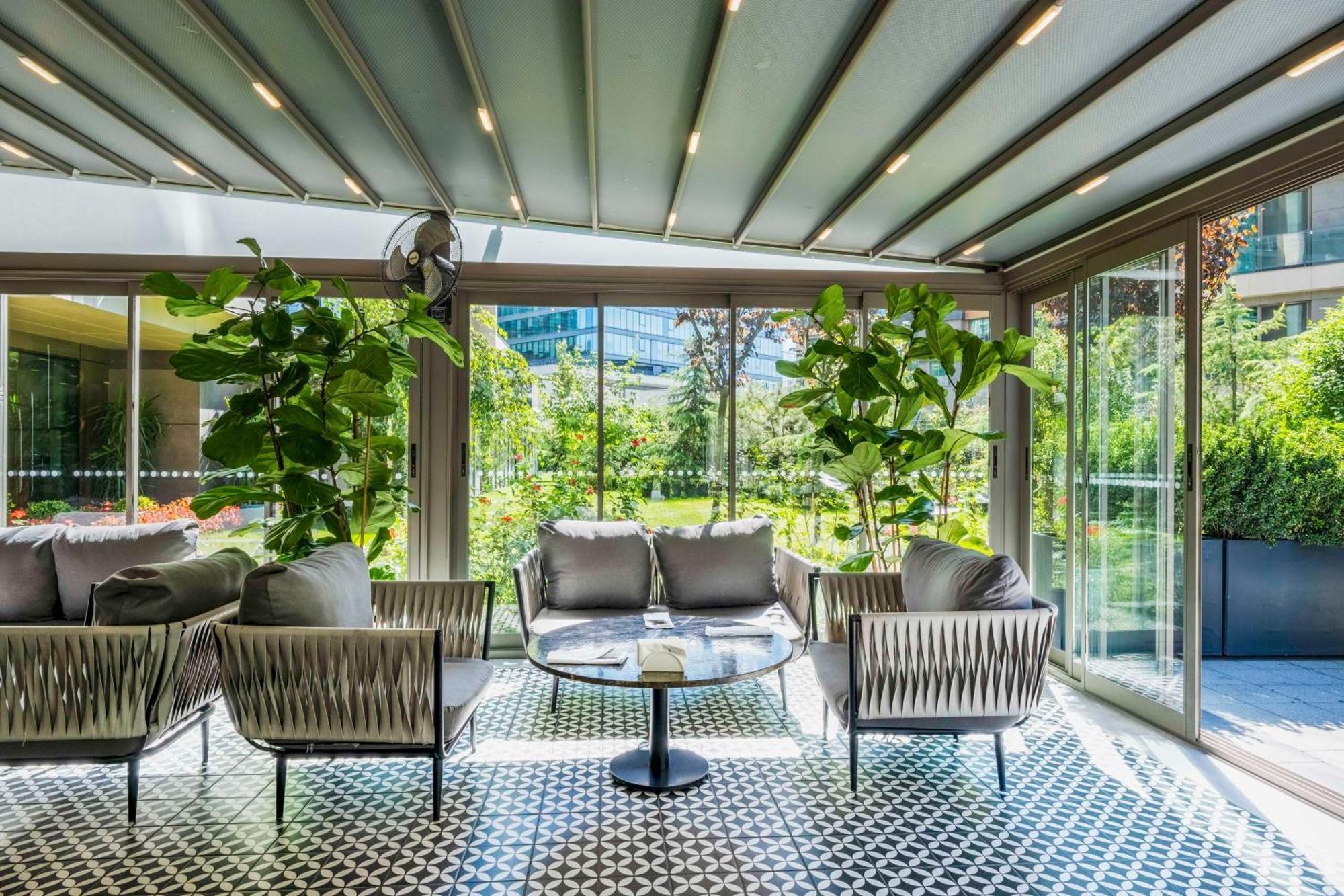 Radisson Residences Vadistanbul Bagian luar foto